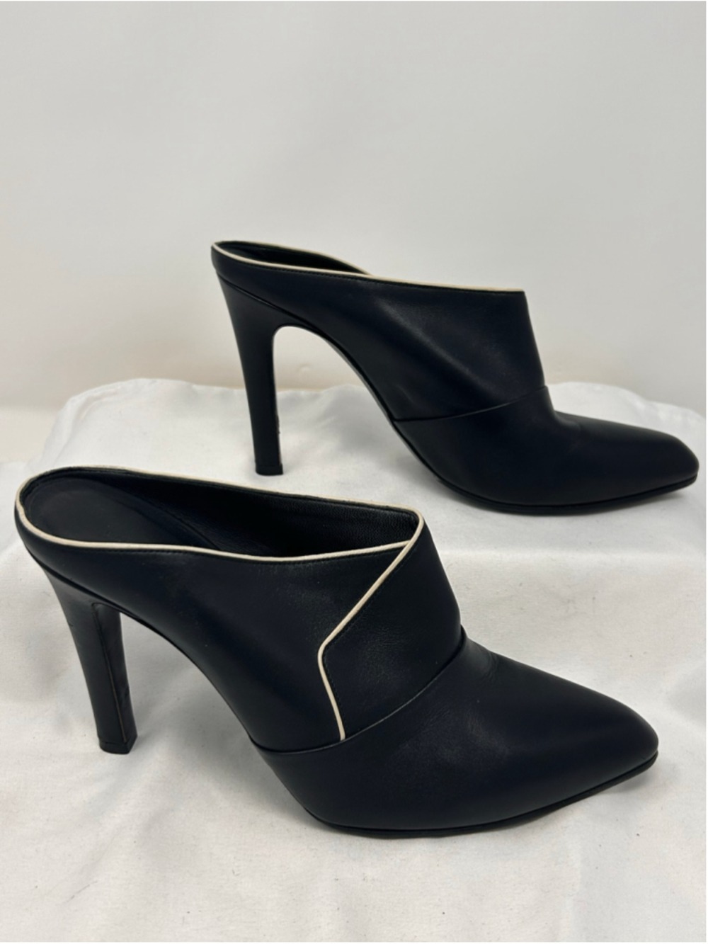 Balenciaga Leather Contrast Trim Pointed Toe Mule Heels EU 39.5 - Picture 3 of 10